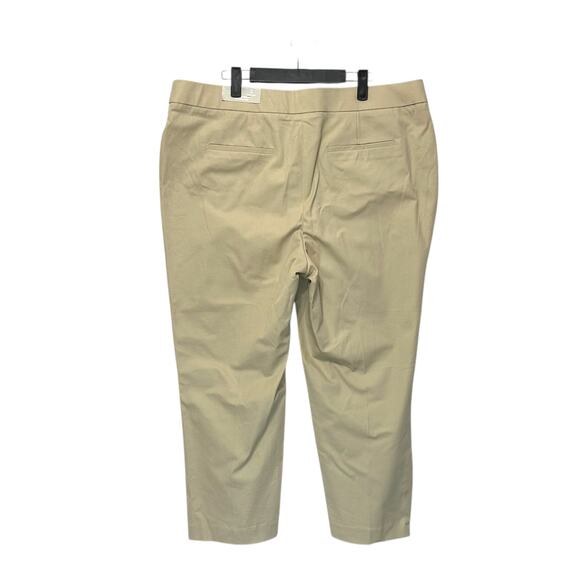 Chico's Secret Stretch Straight Leg Stretch Crop Pants NWT Womens Sz 3 (XL) Sand - Picture 3 of 9